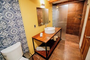 Superior Double Room | Bathroom