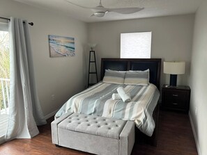 3 chambres, fer et planche à repasser, Wi-Fi, draps fournis