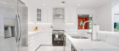 Microwave, oven, stovetop, coffee/tea maker