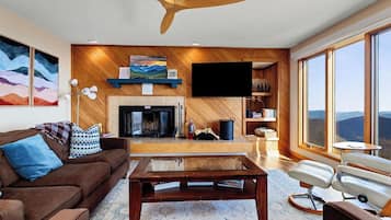 Smart TV, fireplace, DVD player