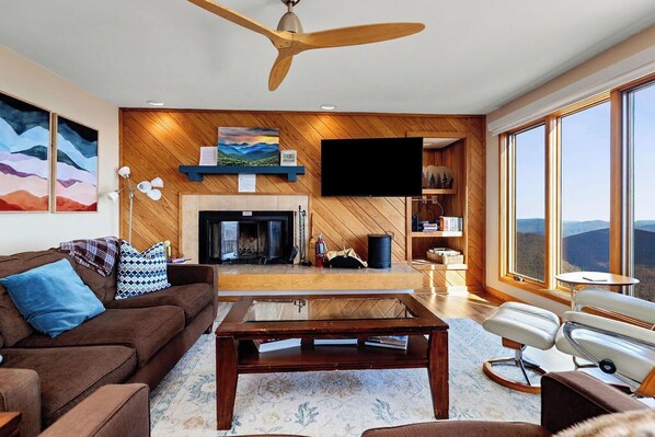 Smart TV, fireplace, DVD player