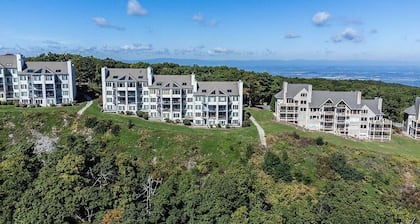 Cozy 2-bedroom condo with stunning views of lovely Wintergreen WiFi, AC