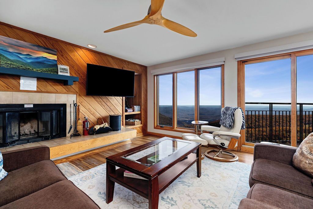 Smart-TV, Kamin, DVD-Player