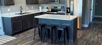 3-bedroom 2 bath New construction house in Hallsville