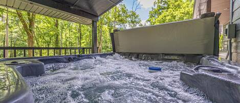 Tina de hidromasaje al aire libre