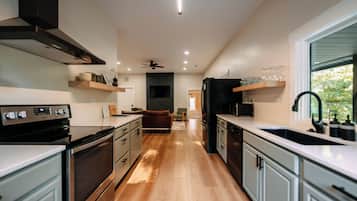 Fridge, microwave, oven, dishwasher