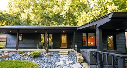 Hidden Family Cabin with Hot Tub