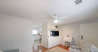 Lake Life C - Apartment in Downtown Lake Acworth