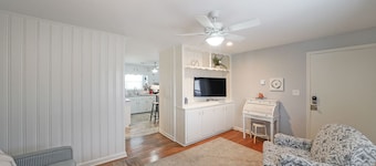 Lake Life C - Apartment in Downtown Lake Acworth