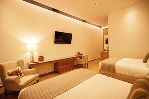 Chambre Standard avec lits jumeaux, 2 grands lits, vue cour intérieure