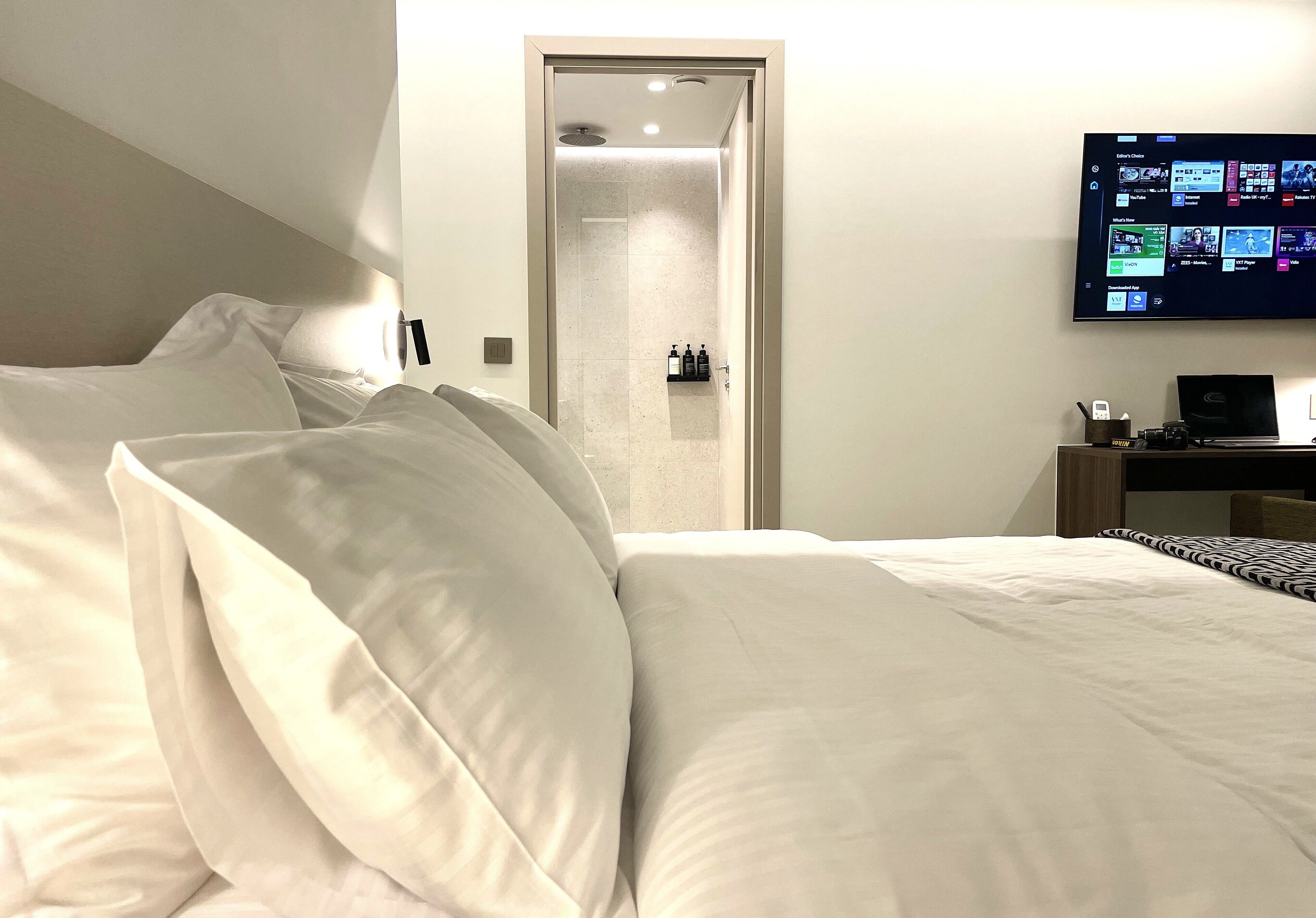 Junior Studio Suite | Egyptian cotton sheets, premium bedding, down duvets, memory-foam beds