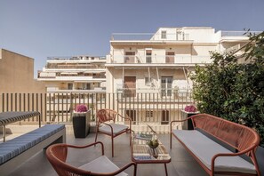 Business Studio Suite | Egyptian cotton sheets, premium bedding, down duvets, memory-foam beds - THE NIXON Suite and Apartments Hotel (Zografos)