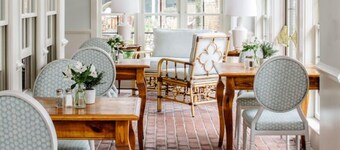 Garden-View King Room | Spacious Sitting Area