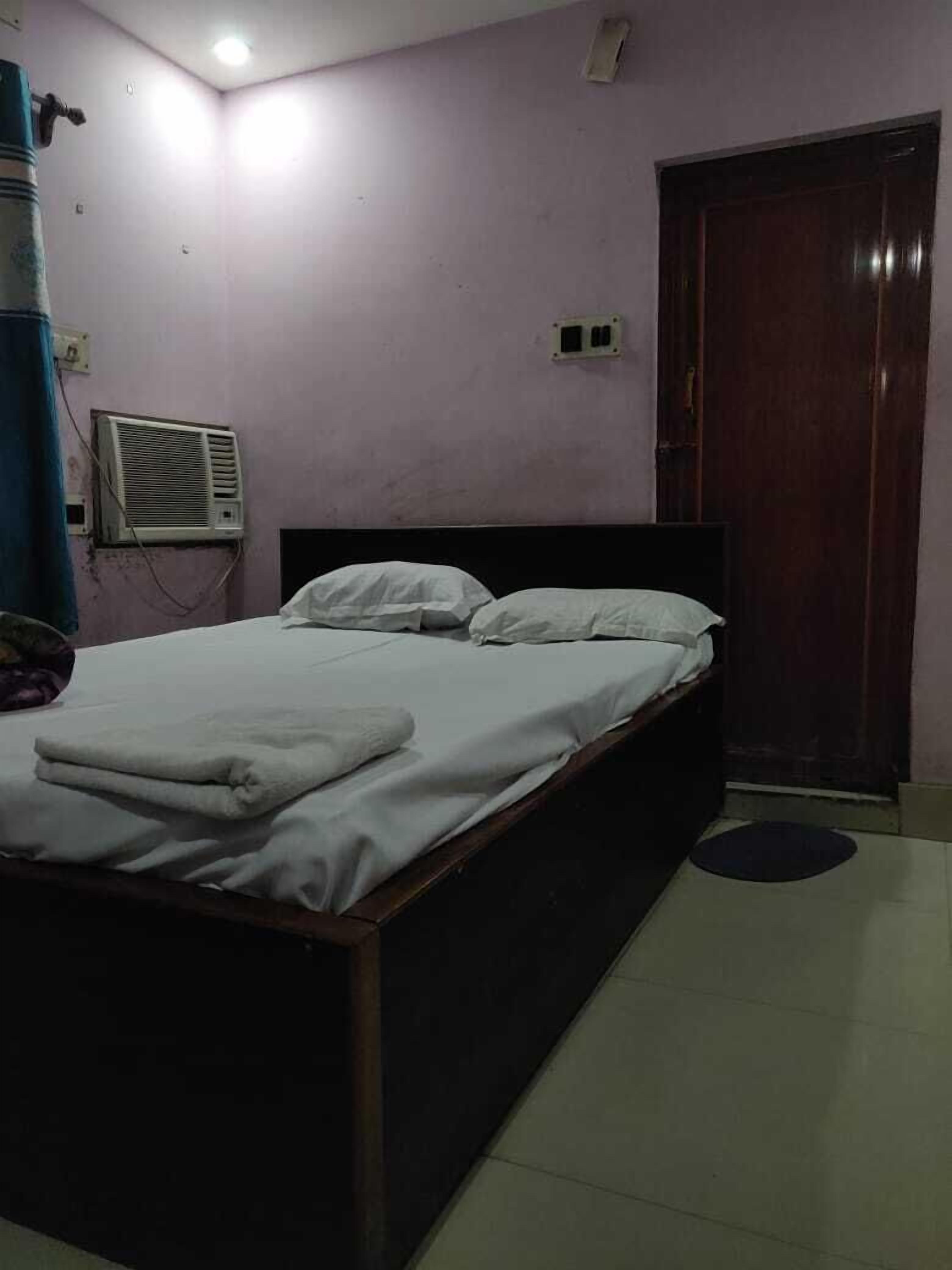 Standard Room | Desk, laptop workspace, free WiFi