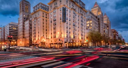 DC King Room – Luxe Comfort & Prime Location