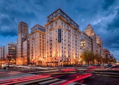 DC King Room – Luxe Comfort & Prime Location