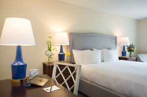 2 bedrooms, in-room safe, desk, iron/ironing board