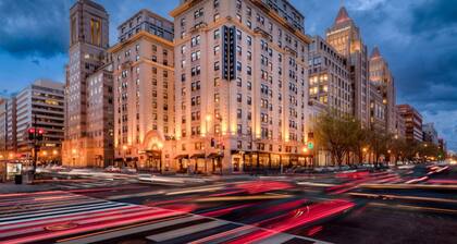 DC Park View King – Scenic & Stylish Stay