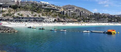 Alpehytte | Udsigt fra overnatningsstedet