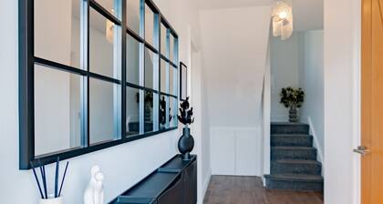 Hawkwell Retreat 5 Bedroom home | Hockley - Pass the Keys