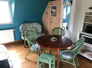 家庭客房, 花園景觀 | 房內用餐區