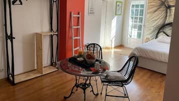 Comfort-Zimmer, Gartenblick | Bügeleisen/Bügelbrett, kostenlose Babybetten, kostenloses WLAN