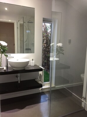 Deluxe House, Garden View | Bathroom - Horta dos Cedros  (Tomar)