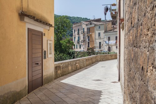 Holiday home with 4 beds in the historic center of Sant'Agata de Goti