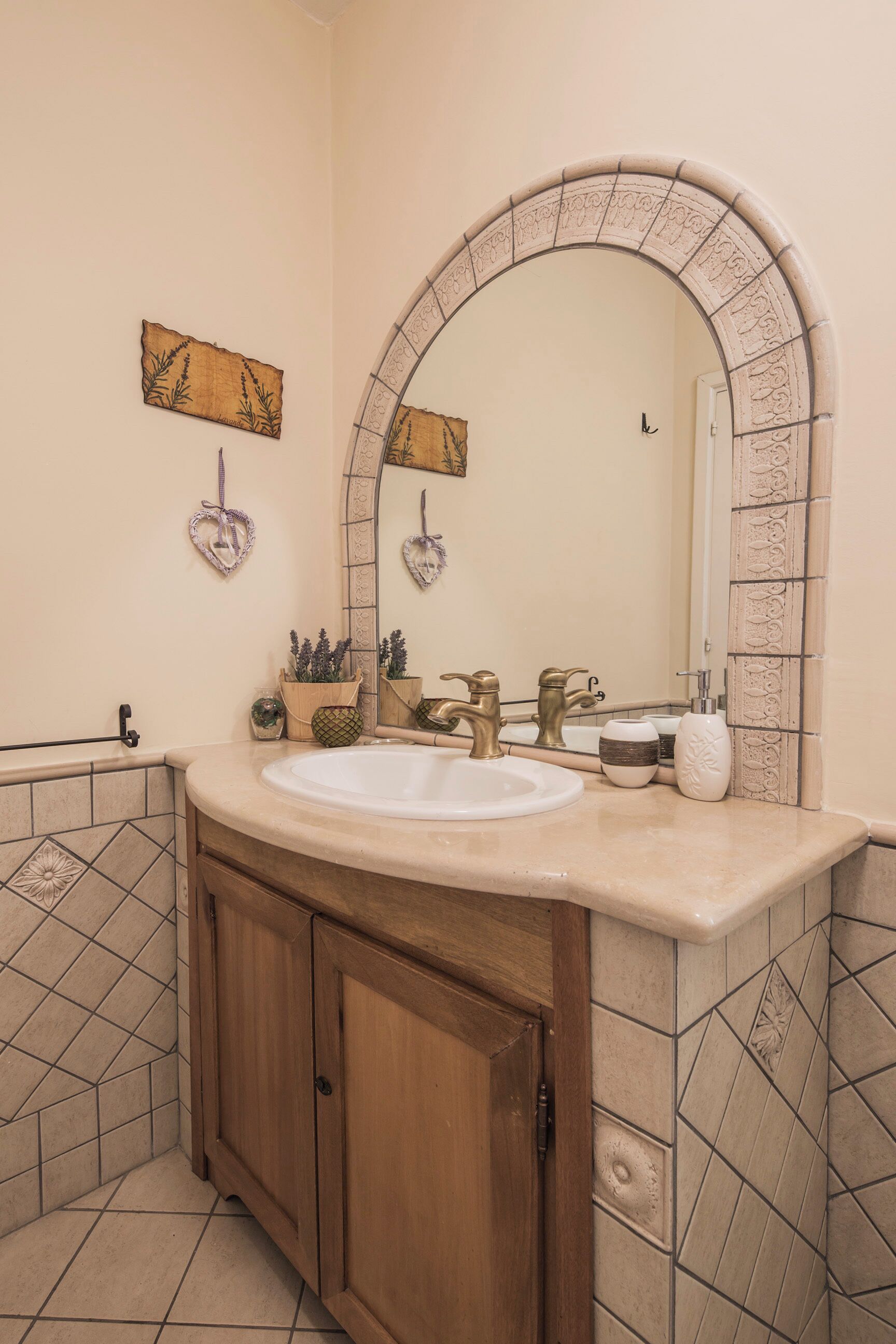 Doccia, asciugacapelli, bidet, asciugamani