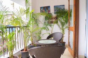 Terrace/patio - CasaAlana:NewLuxe AptNearClubCabana (Goa)