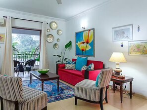 TV - CasaAlana:NewLuxe AptNearClubCabana (Goa)