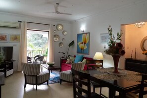 TV - CasaAlana:NewLuxe AptNearClubCabana (Goa)