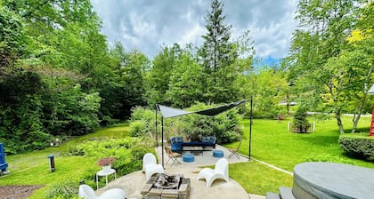 Cozy Retreat in The Catskills – Hot Tub, Fireplace, Hiking, Swimming