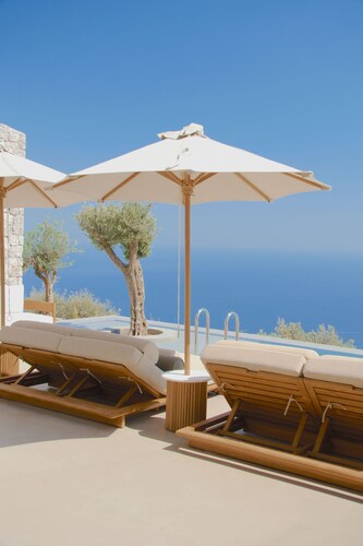 VOUNO Santorini Private Villas
