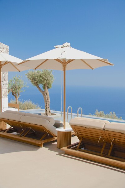 VOUNO Santorini Private Villas