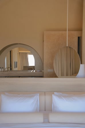 Egyptian cotton sheets, premium bedding, memory-foam beds - VOUNO Santorini Private Villas (Santorini)