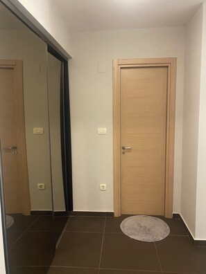Comfort Apartment, Balcony, City View | 3 bedrooms, free WiFi - Pegasus Urban Suite (Budva)