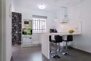 Apartment | Dining
