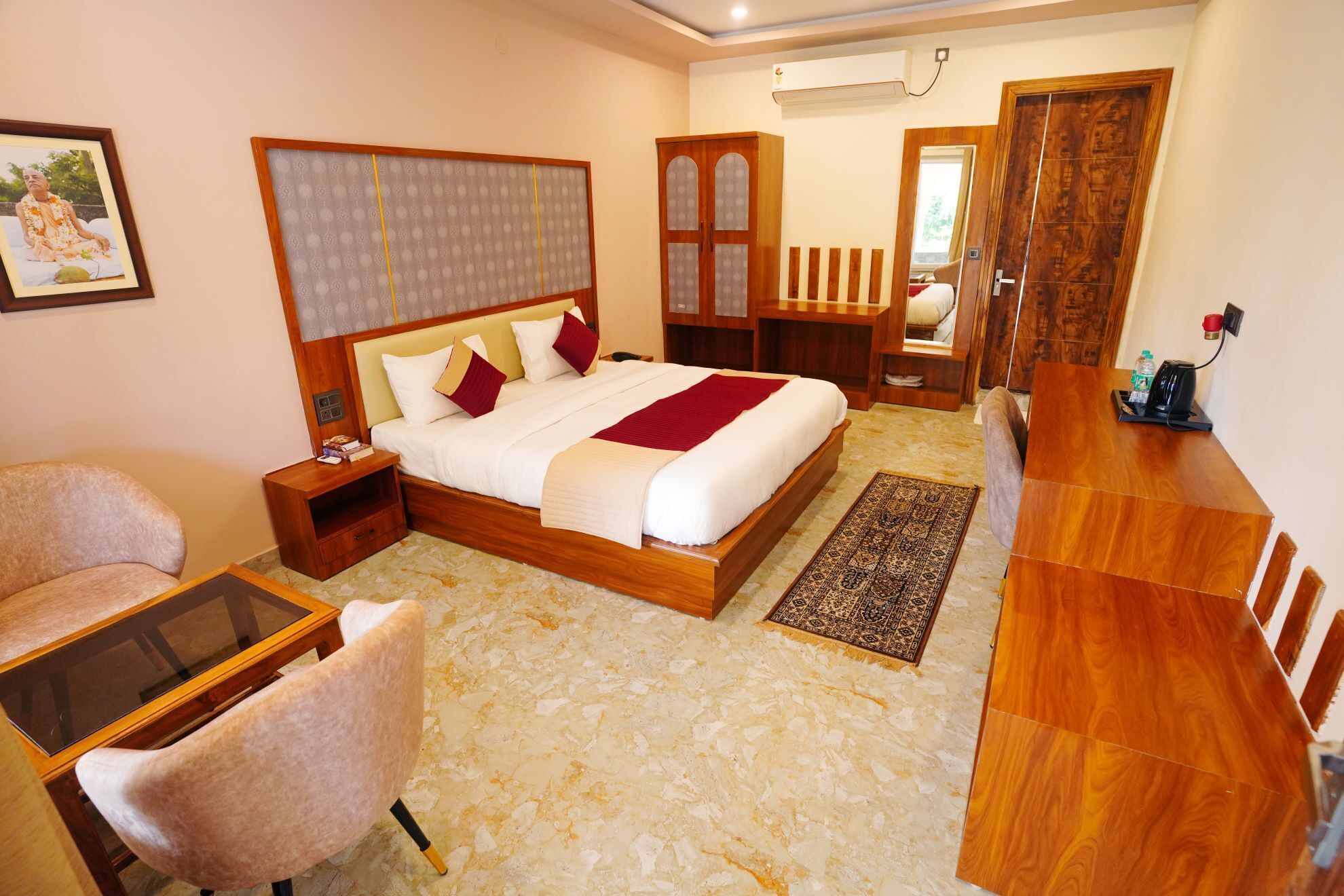 Premium Room | Desk, laptop workspace, iron/ironing board, free WiFi