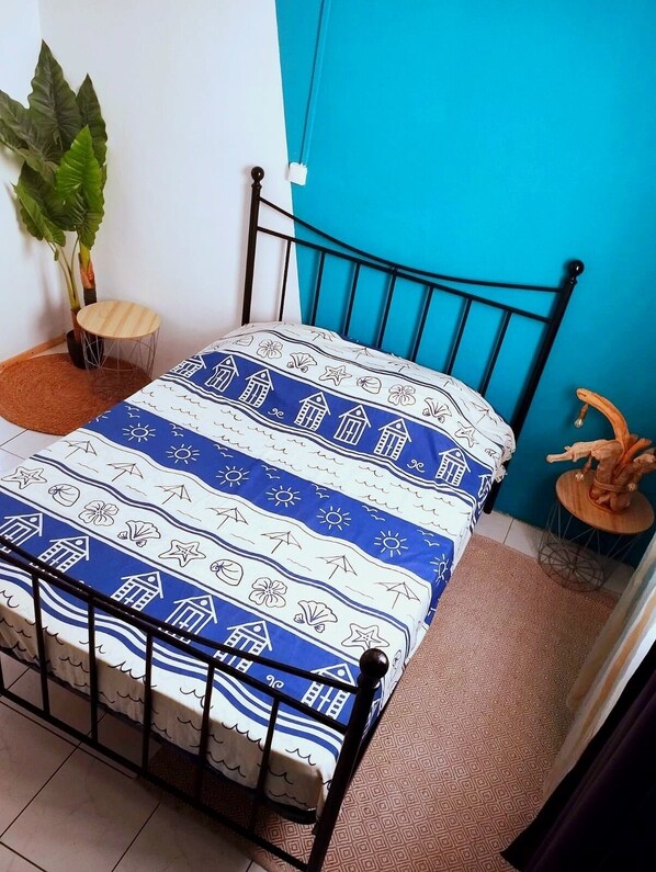 2 bedrooms, desk, iron/ironing board, travel crib