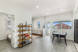 3 chambres, fer et planche à repasser, Wi-Fi, draps fournis
