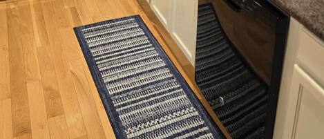 Mikrovågsugn, ugn, spishäll och diskmaskin