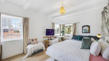 Ropa de cama de alta calidad, camas con efecto memoria y minibar