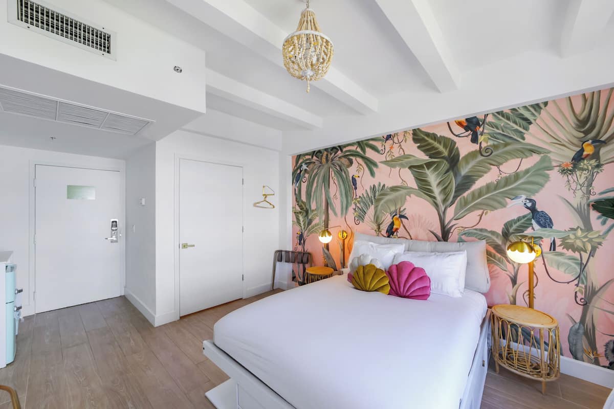 1 bedroom, premium bedding, memory foam beds, minibar