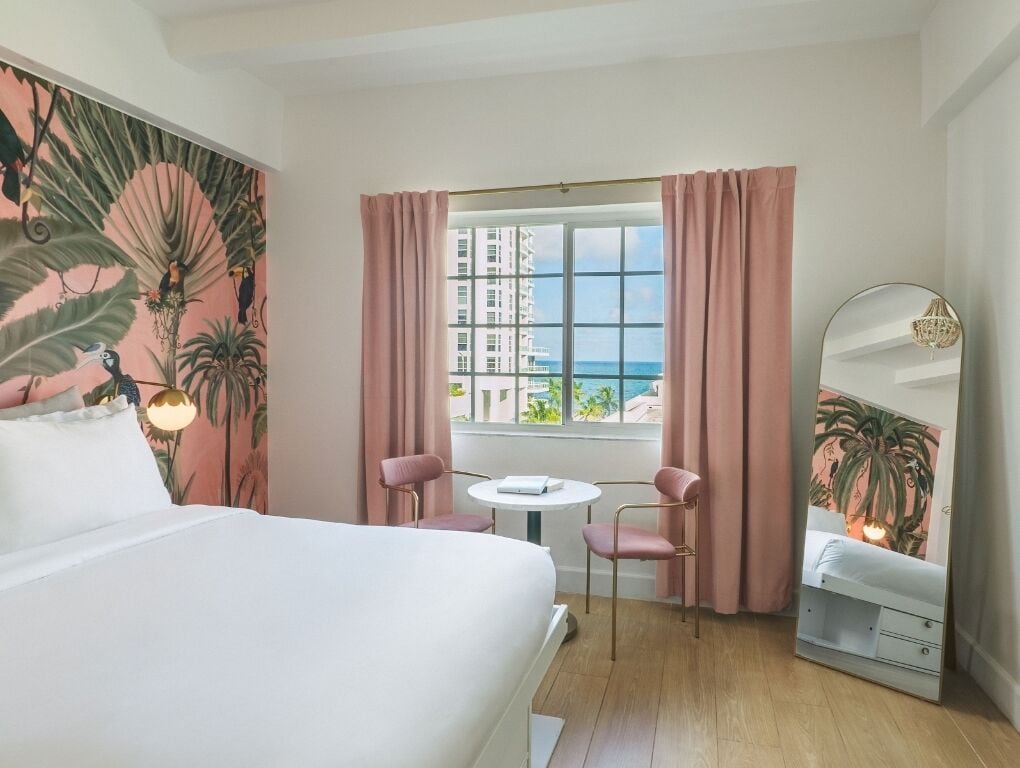 Chambre Standard, vue partielle sur l'océan | Literie de qualité supérieure, matelas mémoire de forme, minibar