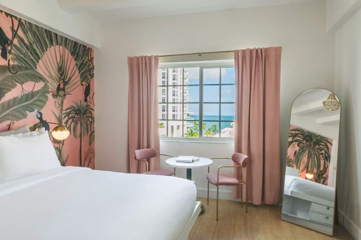 Chambre Standard, vue partielle sur l'océan | Literie de qualité supérieure, matelas mémoire de forme, minibar