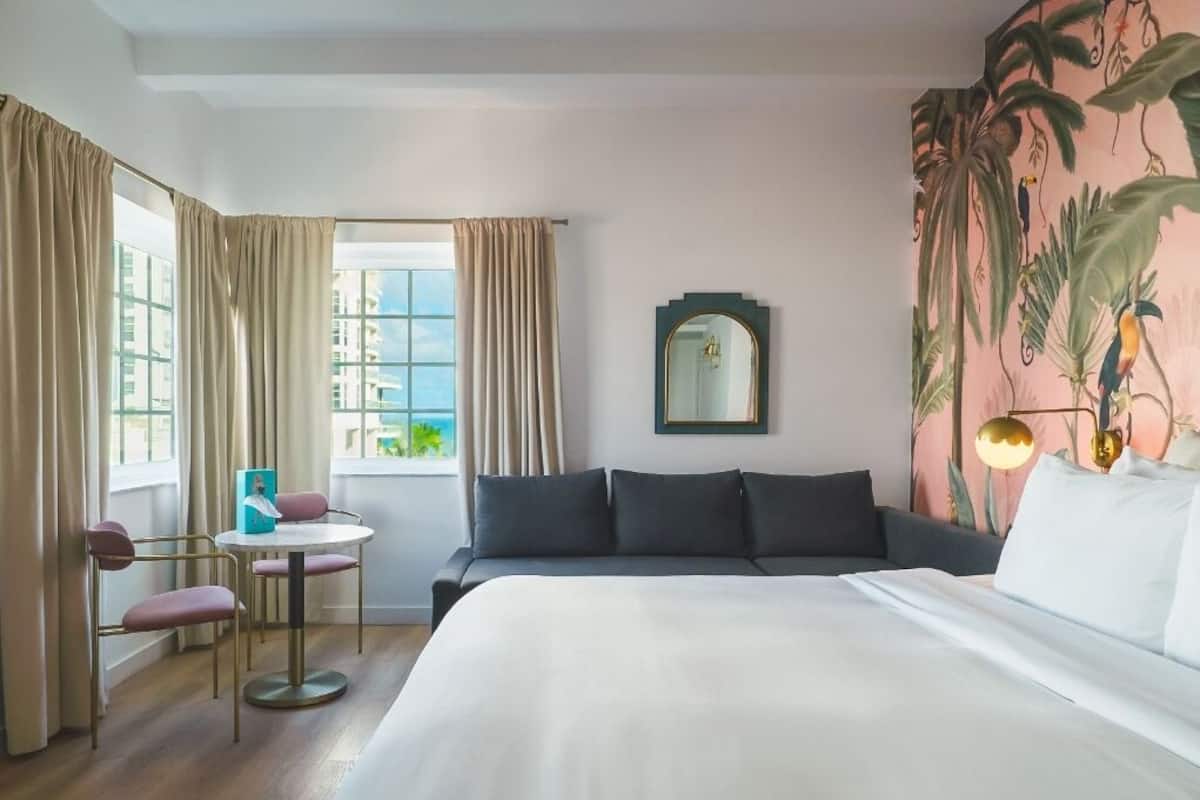 Chambre Double Premium | Literie de qualité supérieure, matelas mémoire de forme, minibar