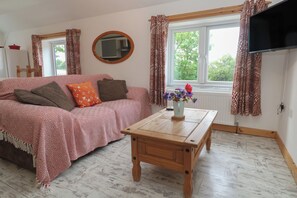 Cottage | Living area