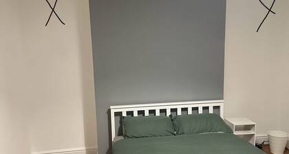 Room 5 minutes walk from Herne Bay beach