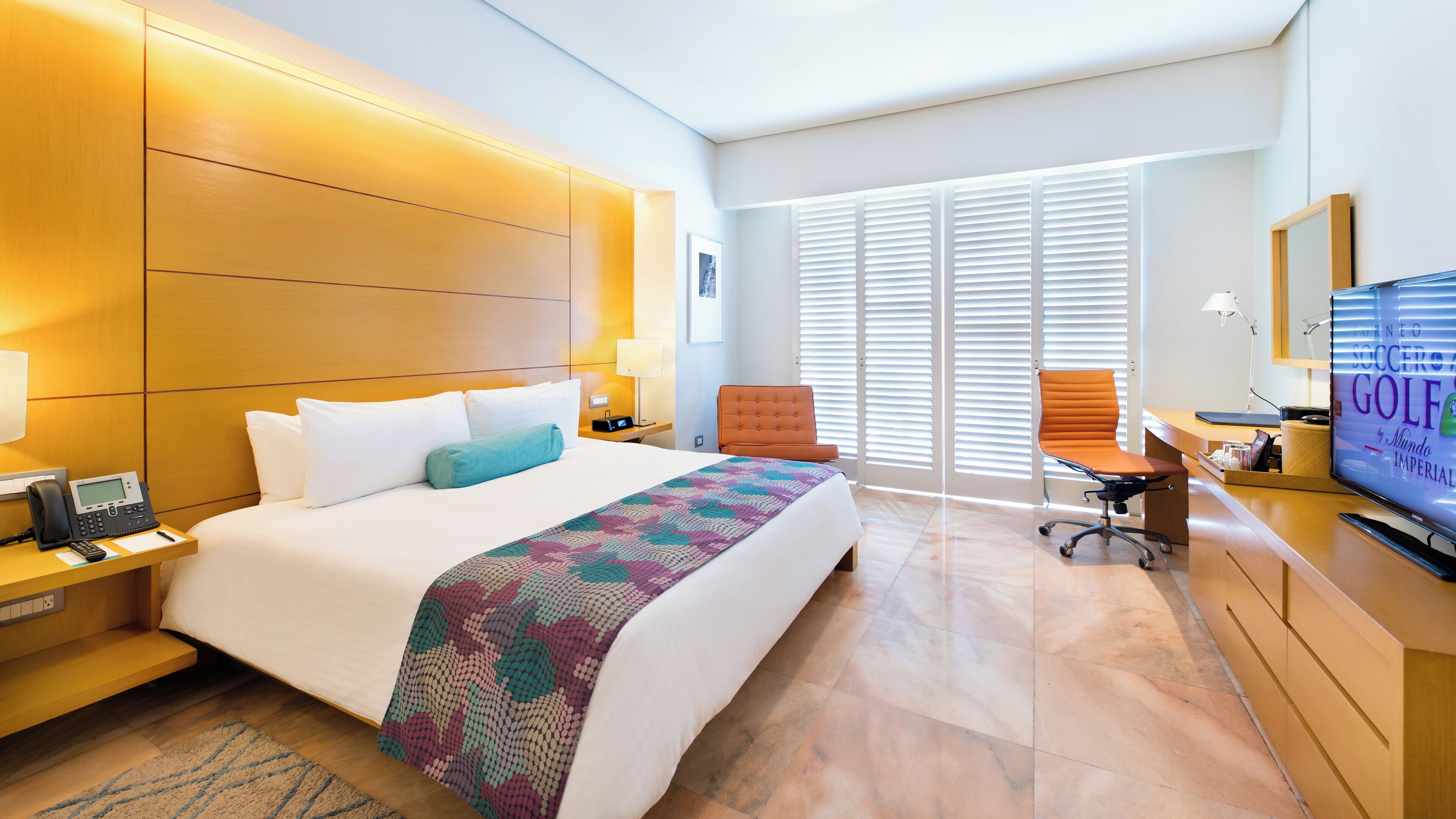 Luxury Room | In-room safe, individually furnished, desk, laptop workspace